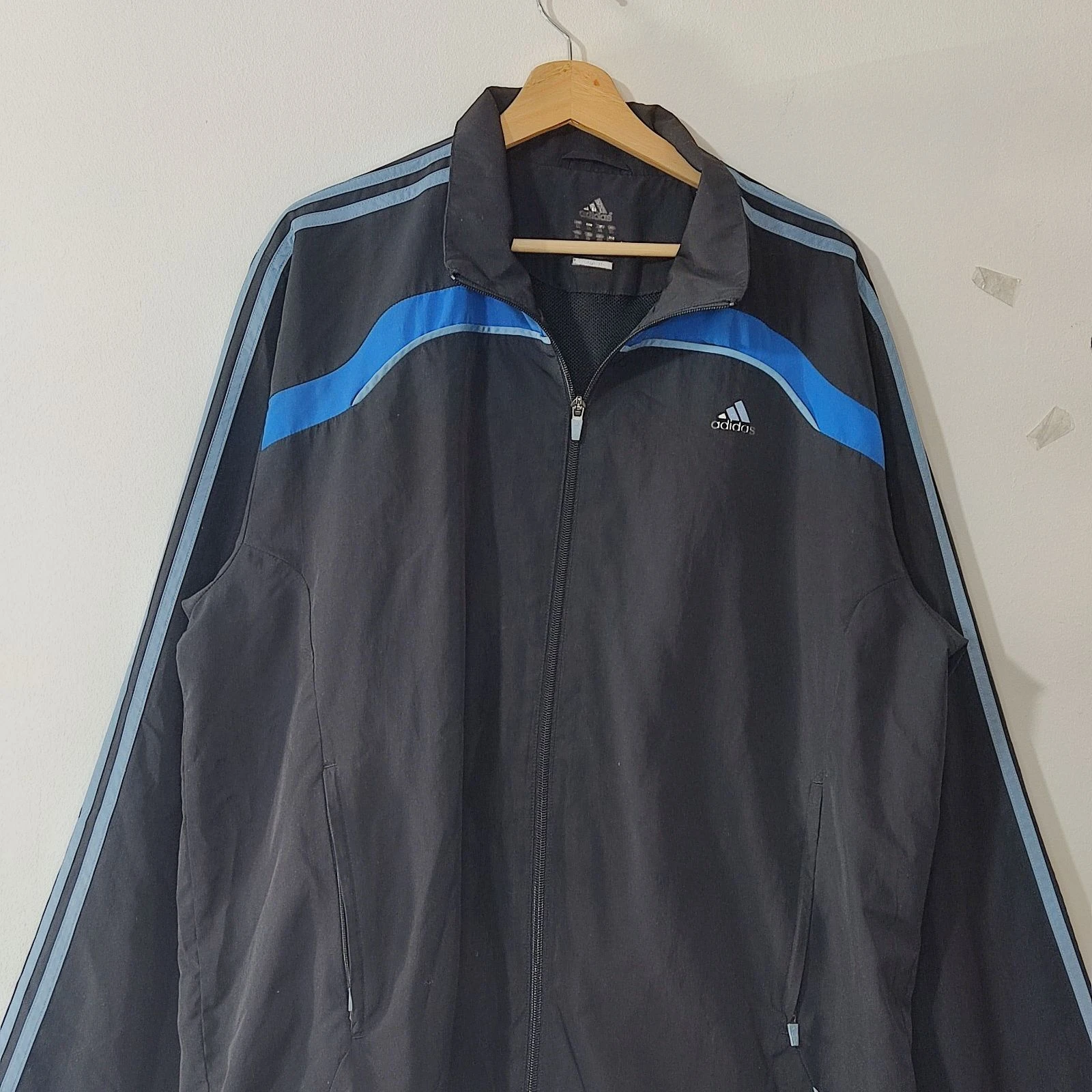 Adidas trackjacket clima cool Black &blue, size XL,